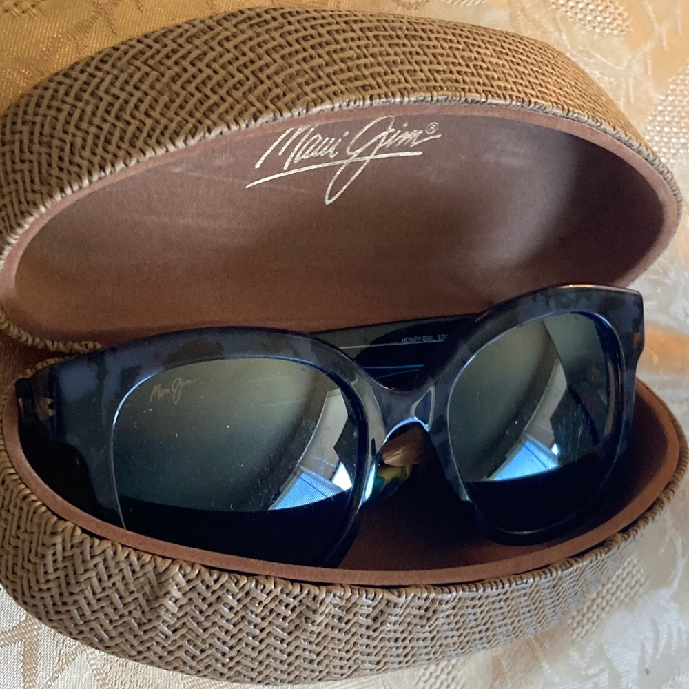Maui Jim 'Ilima' Polarized Cat Eye Sunglasses with Case Made in Italy